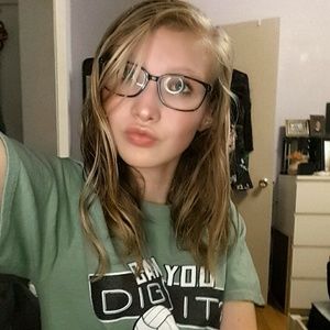 Meet your Posher, Cassie